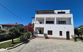 Apartmani Nika